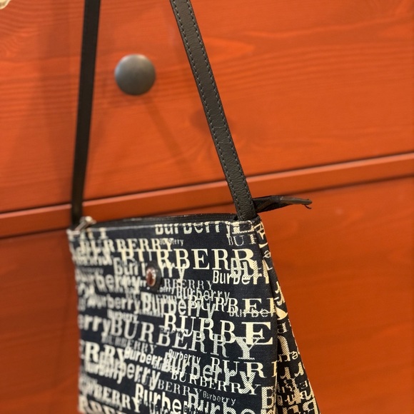 Burberry Blue and White Logo Shoulder Bag - Picture 3 of 4